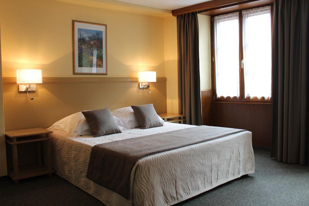 Auberge Des Trois Chateaux Eguisheim Luaran gambar