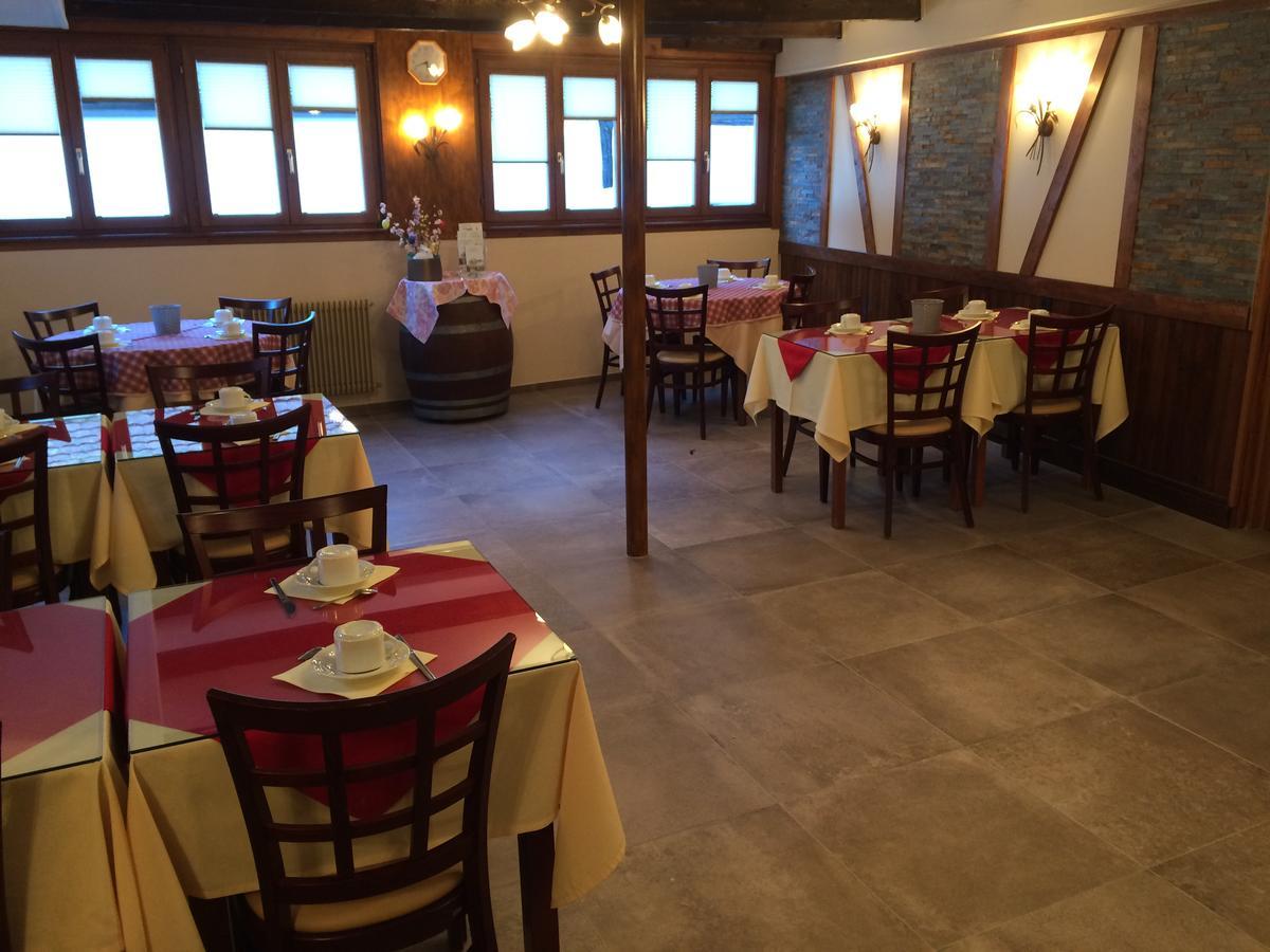 Auberge Des Trois Chateaux Eguisheim Luaran gambar